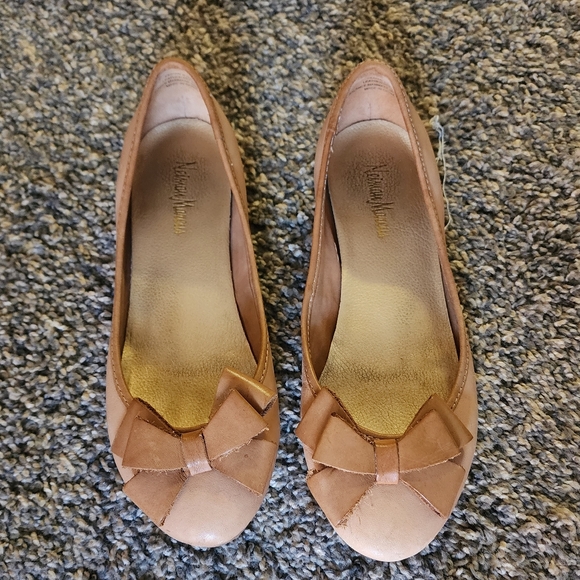 Neiman Marcus leather flats size 6.5 - Picture 3 of 7